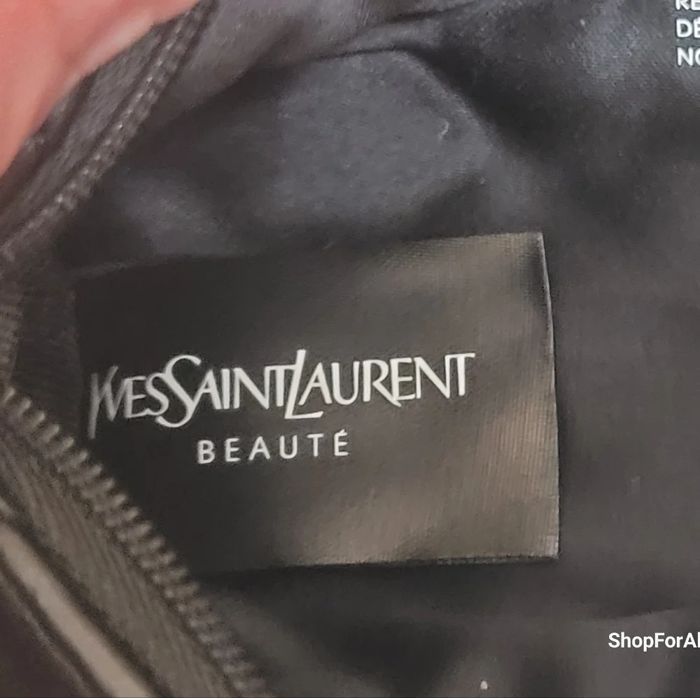 Yves Saint Laurent - Picture 8 of 16